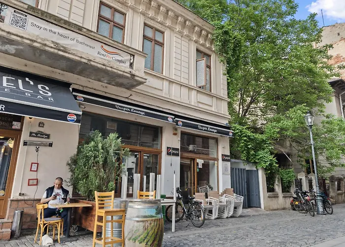 With Two Bed Bucureşti